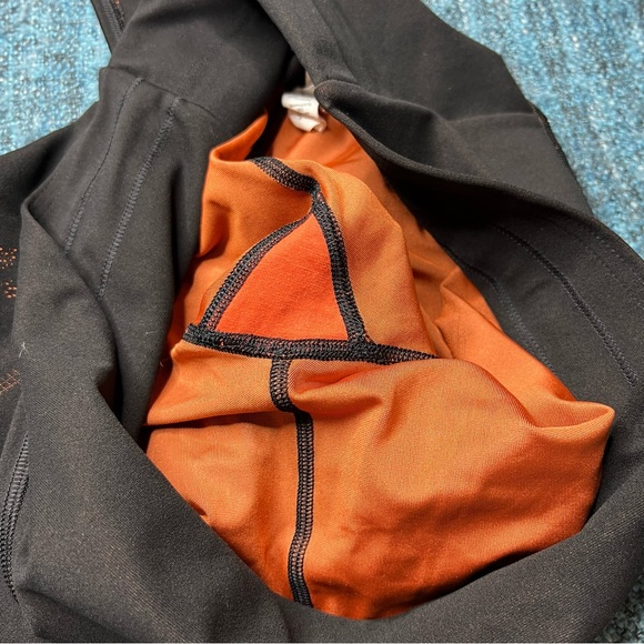 Lululemon Mapped Out High Rise Leggings in Black Brick Camo 28" - Picture 6 of 8